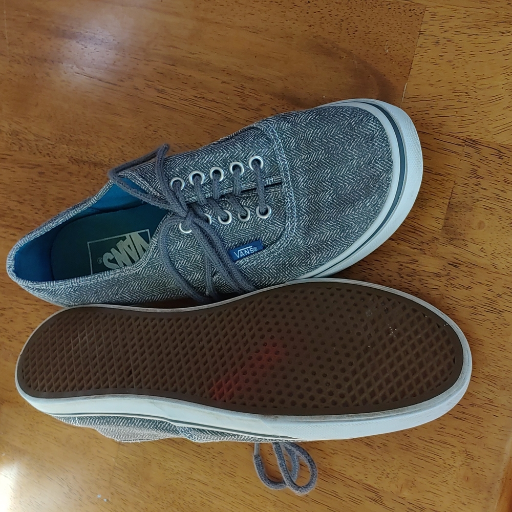 Vans - Picture 3 of 3